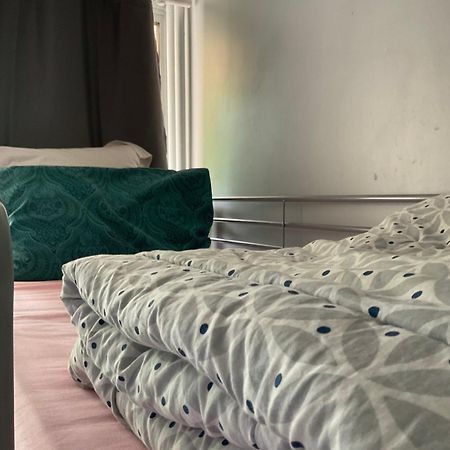 Female-Dortoir Femme -Dorm Shared Room Paris Bobigny Exteriér fotografie