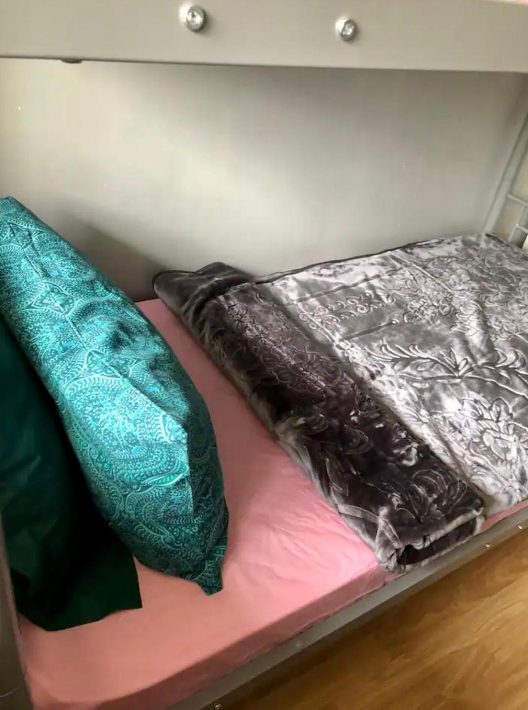 Female-Dortoir Femme -Dorm Shared Room Paris Bobigny Exteriér fotografie